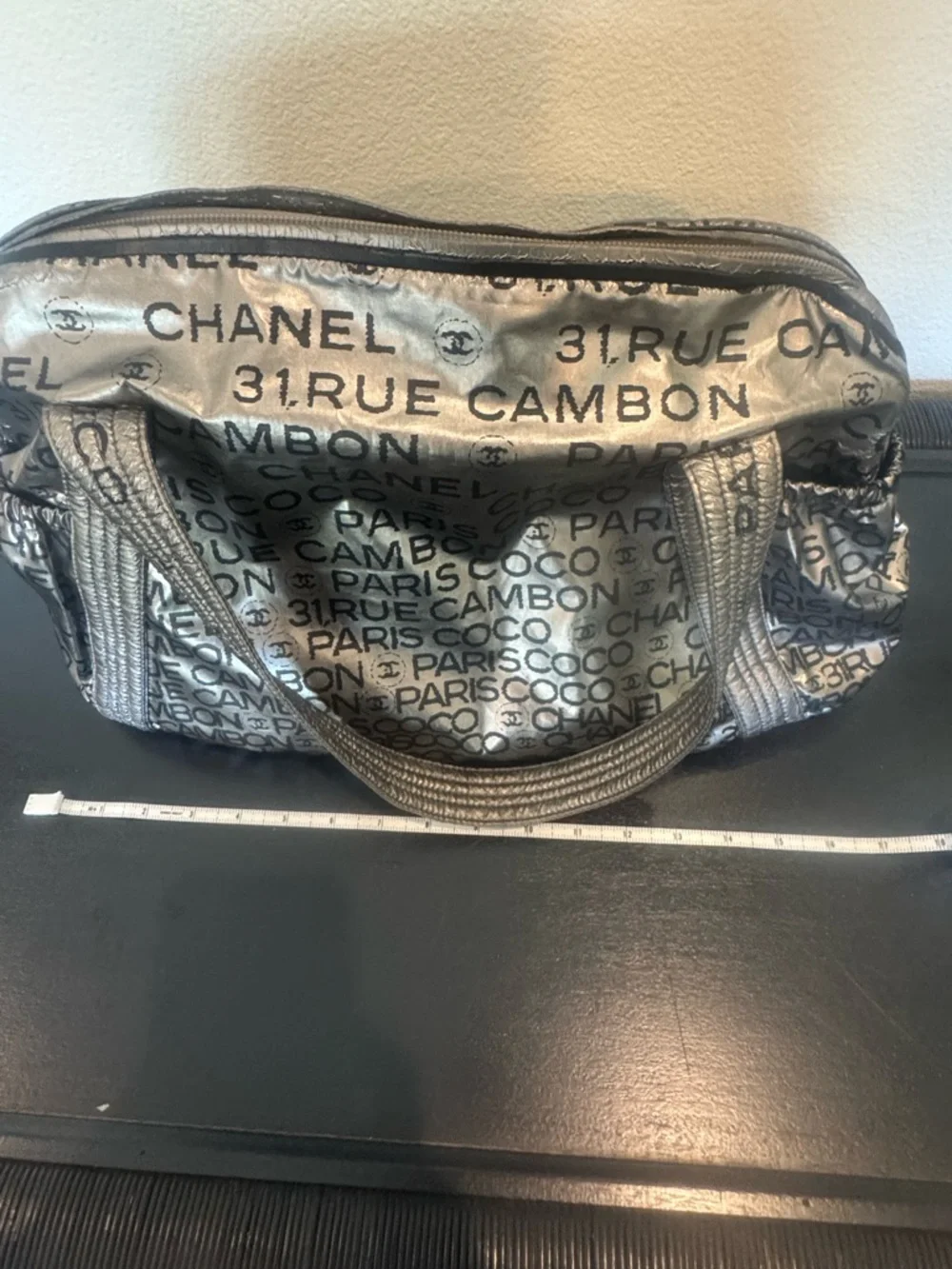 CHANEL Unlimited 31 Rue Cambon Metallic Silver Tote - Picture 14 of 15